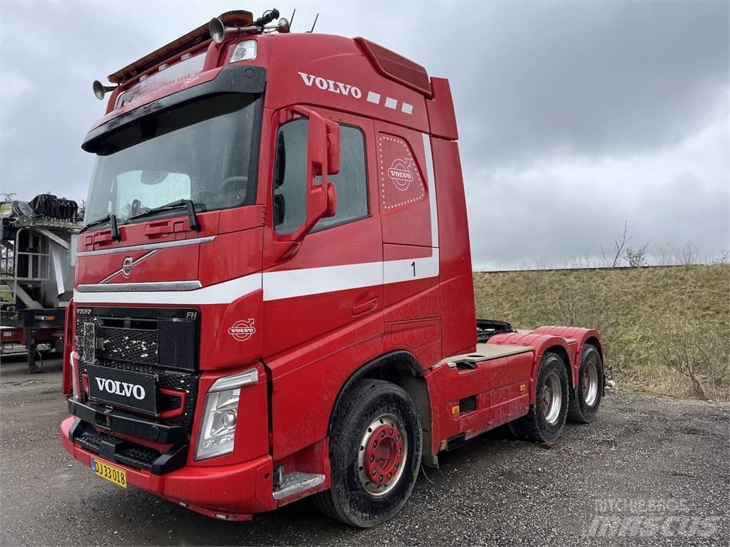 Volvo FH540 Mélybölcsős félpótkocsik