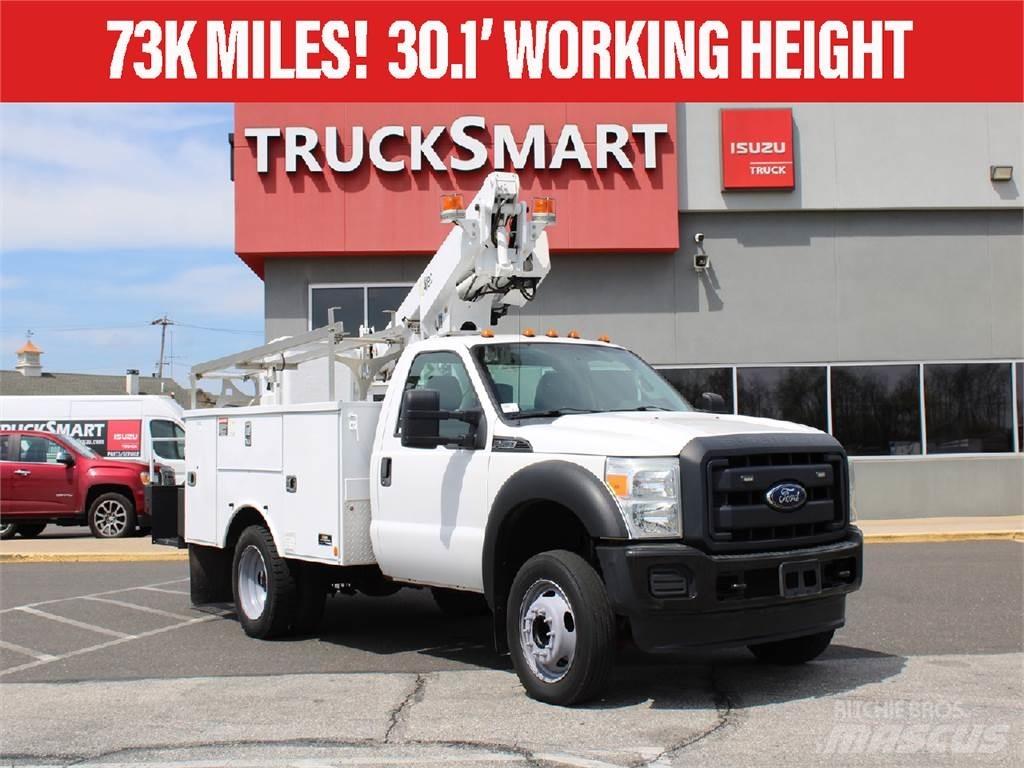 Ford F450 Teherautóra szerelt emelők és állványok