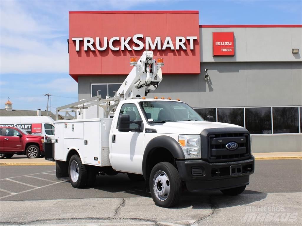Ford F450 Teherautóra szerelt emelők és állványok