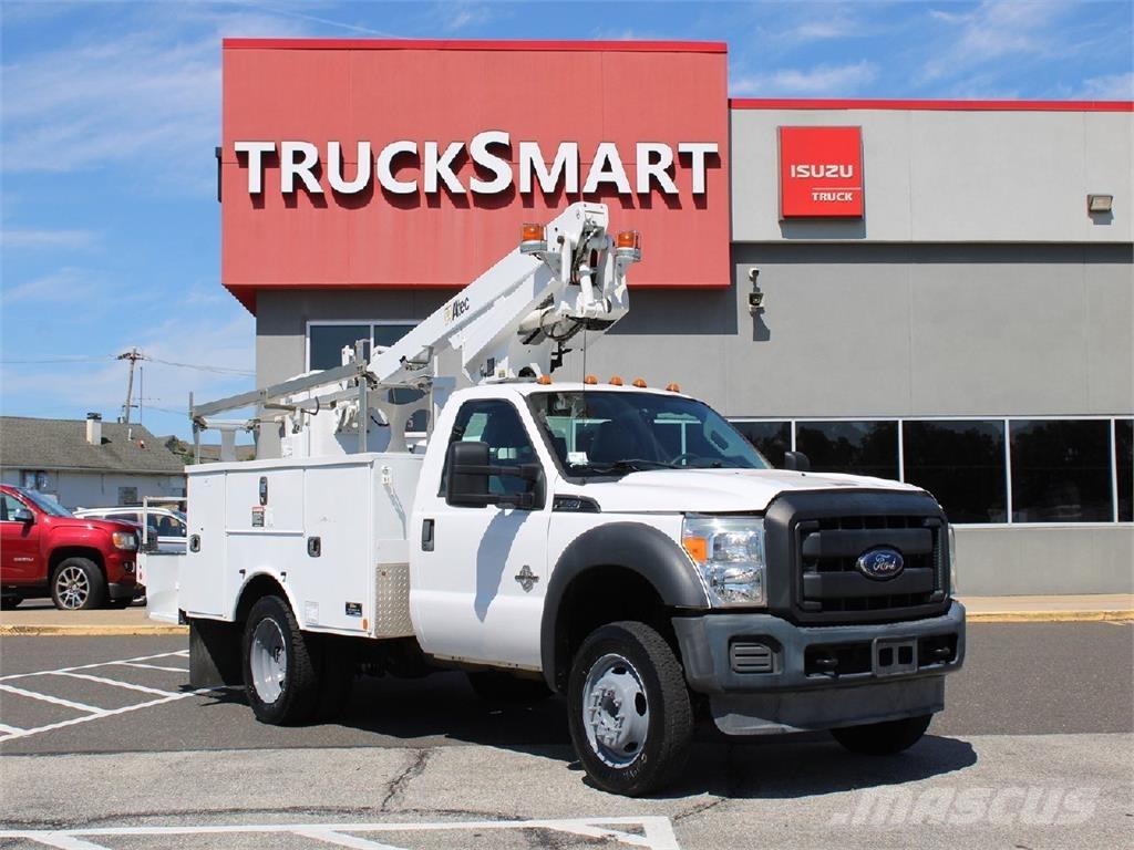 Ford F450 Teherautóra szerelt emelők és állványok