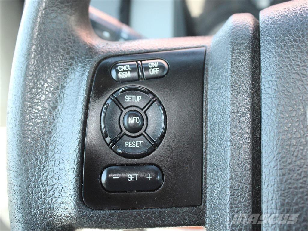 Ford F450 Teherautóra szerelt emelők és állványok