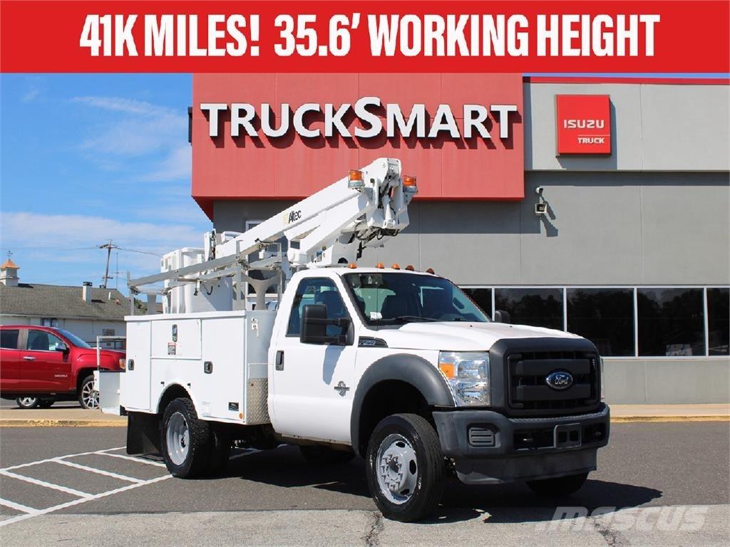 Ford F450 Teherautóra szerelt emelők és állványok