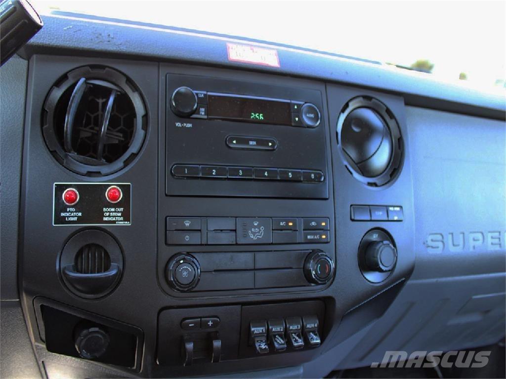 Ford F450 Teherautóra szerelt emelők és állványok