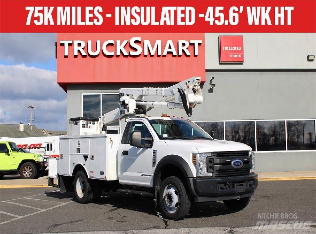 Ford F550 Teherautóra szerelt emelők és állványok