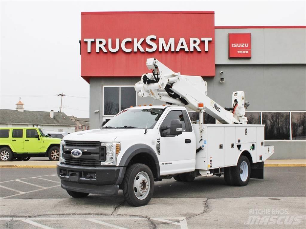 Ford F550 Teherautóra szerelt emelők és állványok