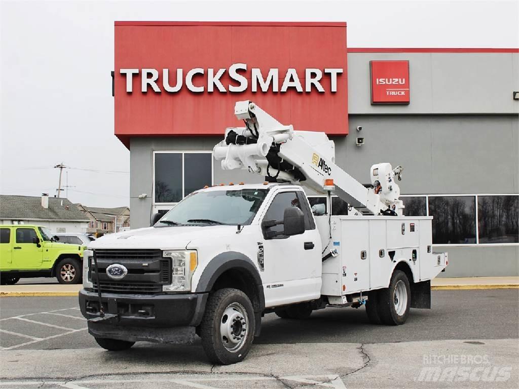 Ford F550 Teherautóra szerelt emelők és állványok