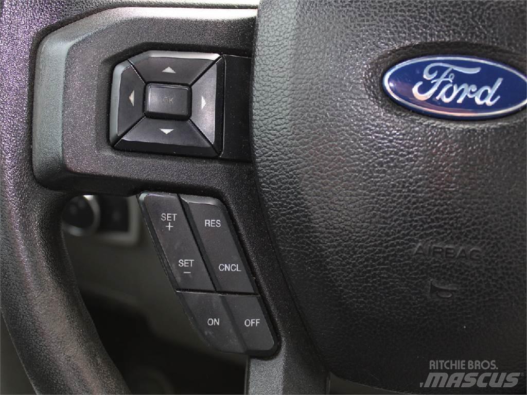 Ford F550 Teherautóra szerelt emelők és állványok