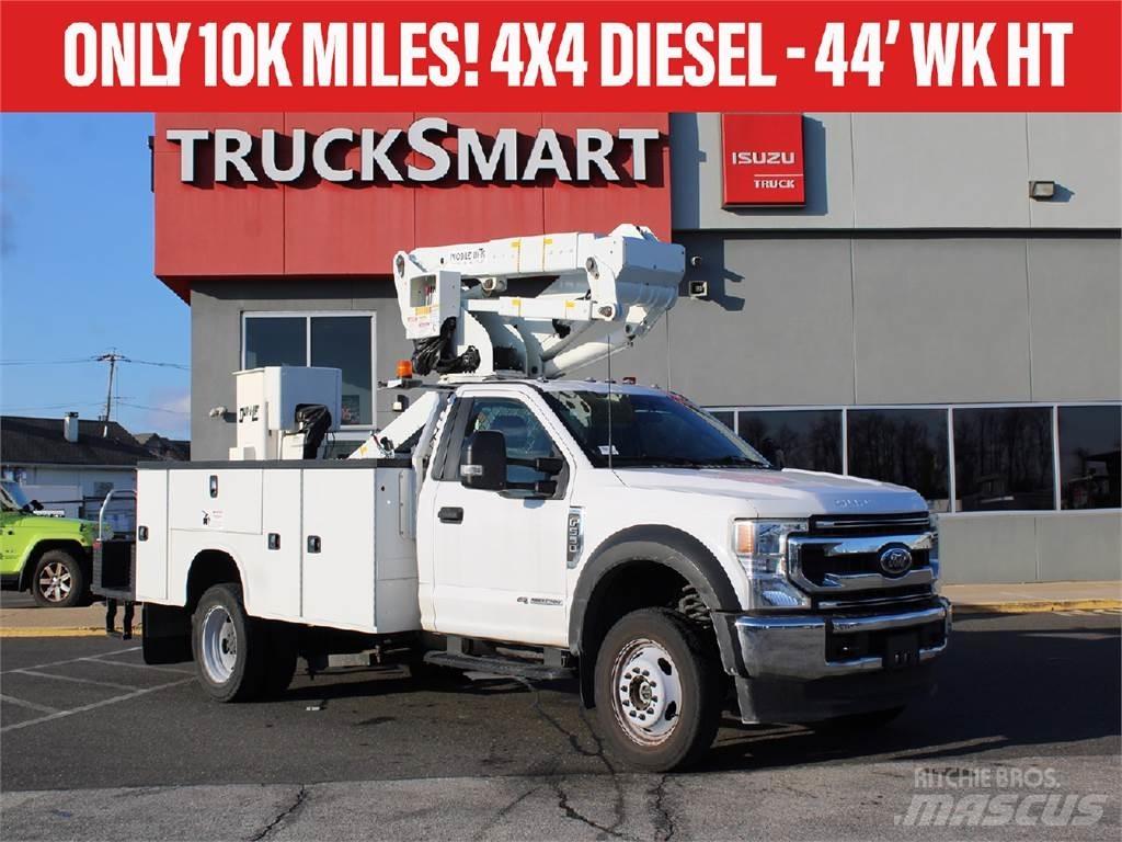 Ford F550 Teherautóra szerelt emelők és állványok