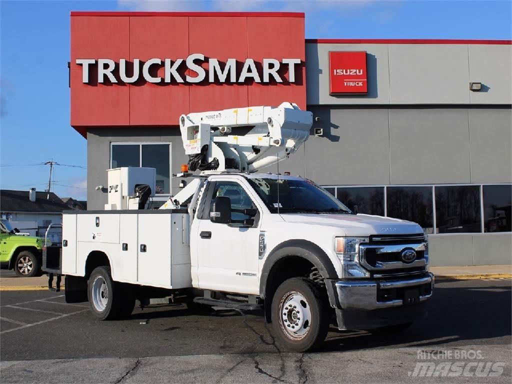 Ford F550 Teherautóra szerelt emelők és állványok