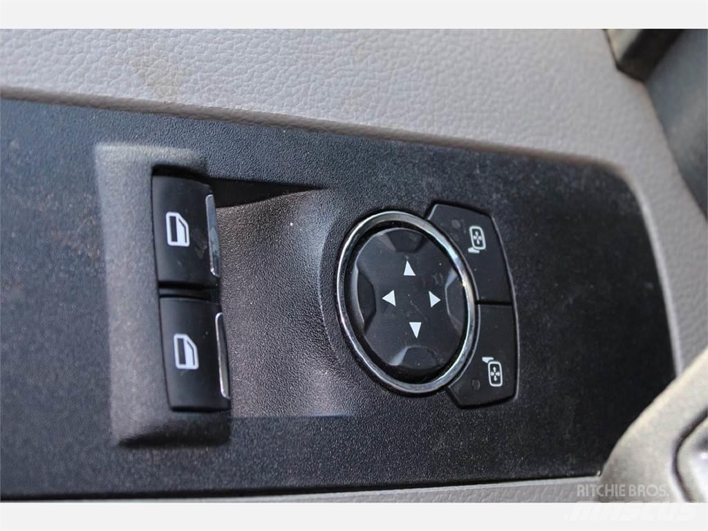 Ford F550 Teherautóra szerelt emelők és állványok