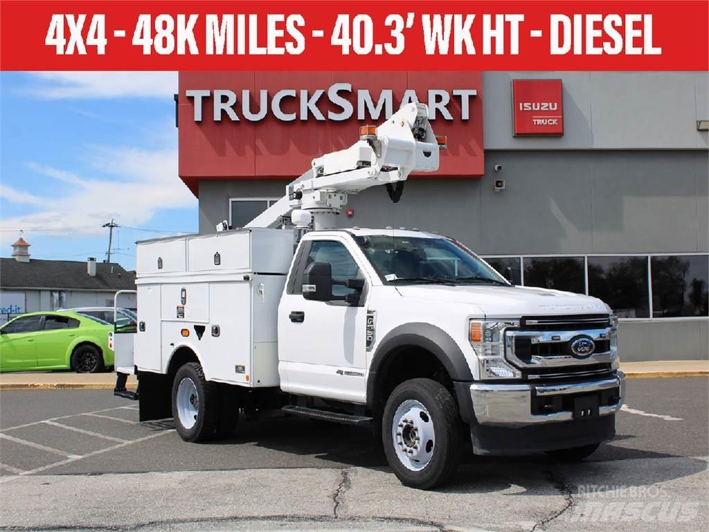 Ford F550 Teherautóra szerelt emelők és állványok