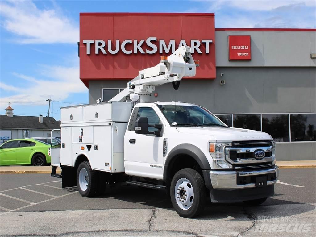 Ford F550 Teherautóra szerelt emelők és állványok