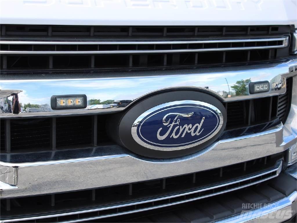 Ford F550 Teherautóra szerelt emelők és állványok