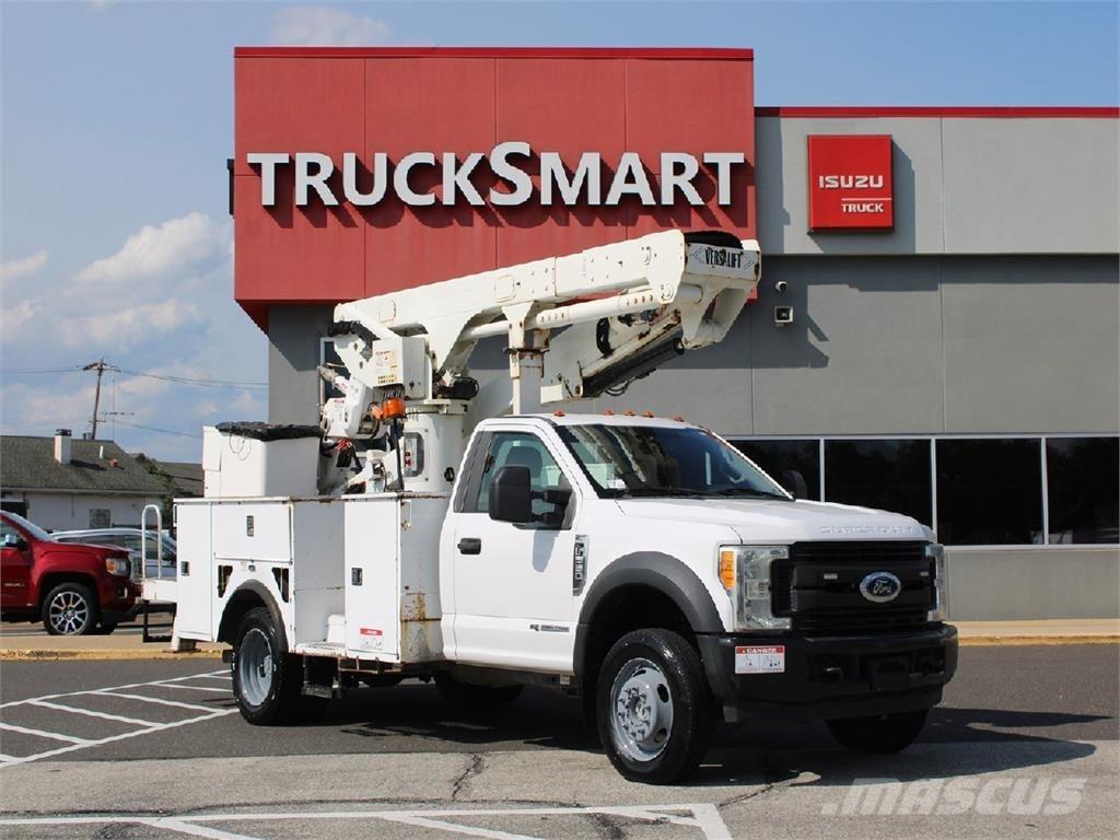 Ford F550 Teherautóra szerelt emelők és állványok