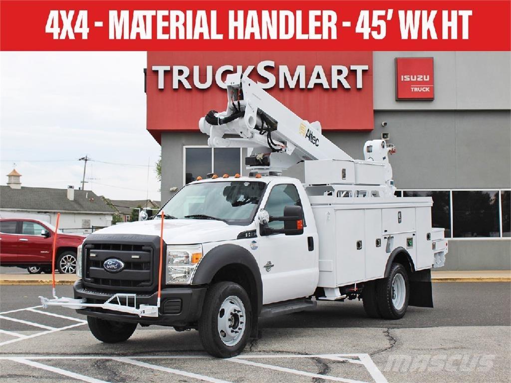 Ford F550 Teherautóra szerelt emelők és állványok
