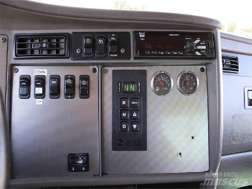 Kenworth T370 Platós / Ponyvás teherautók
