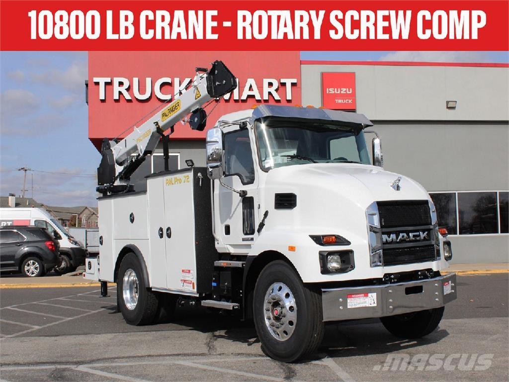 Mack MD6 Darus teherautók
