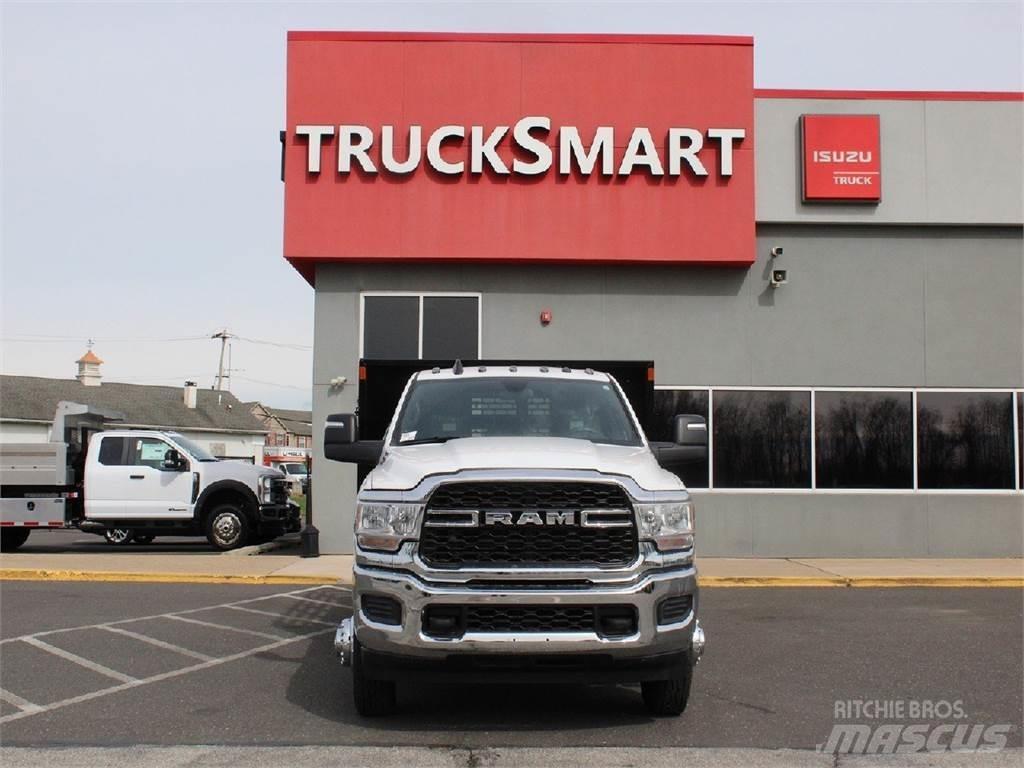RAM 3500 Platós / Ponyvás teherautók