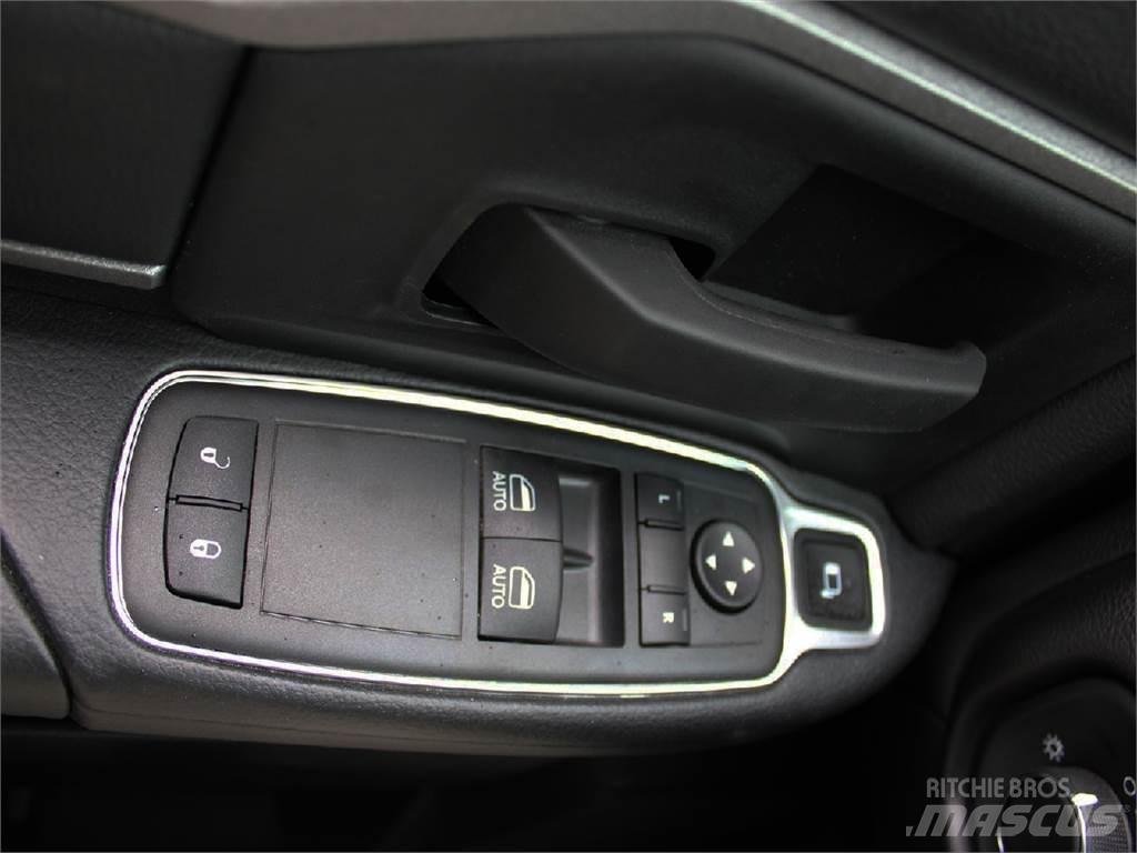 RAM 5500 Teherautóra szerelt emelők és állványok