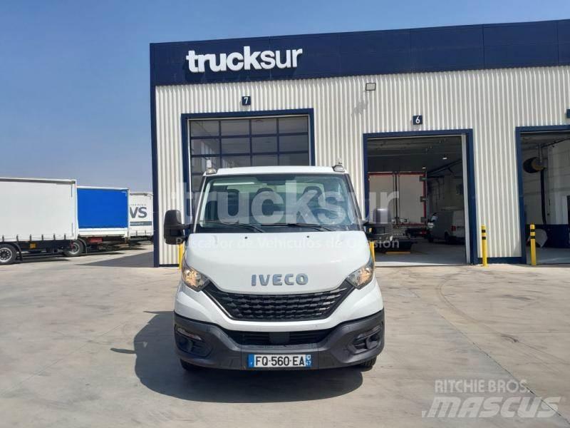 Iveco 35C14 Kis teherszállító/Platós kocsi