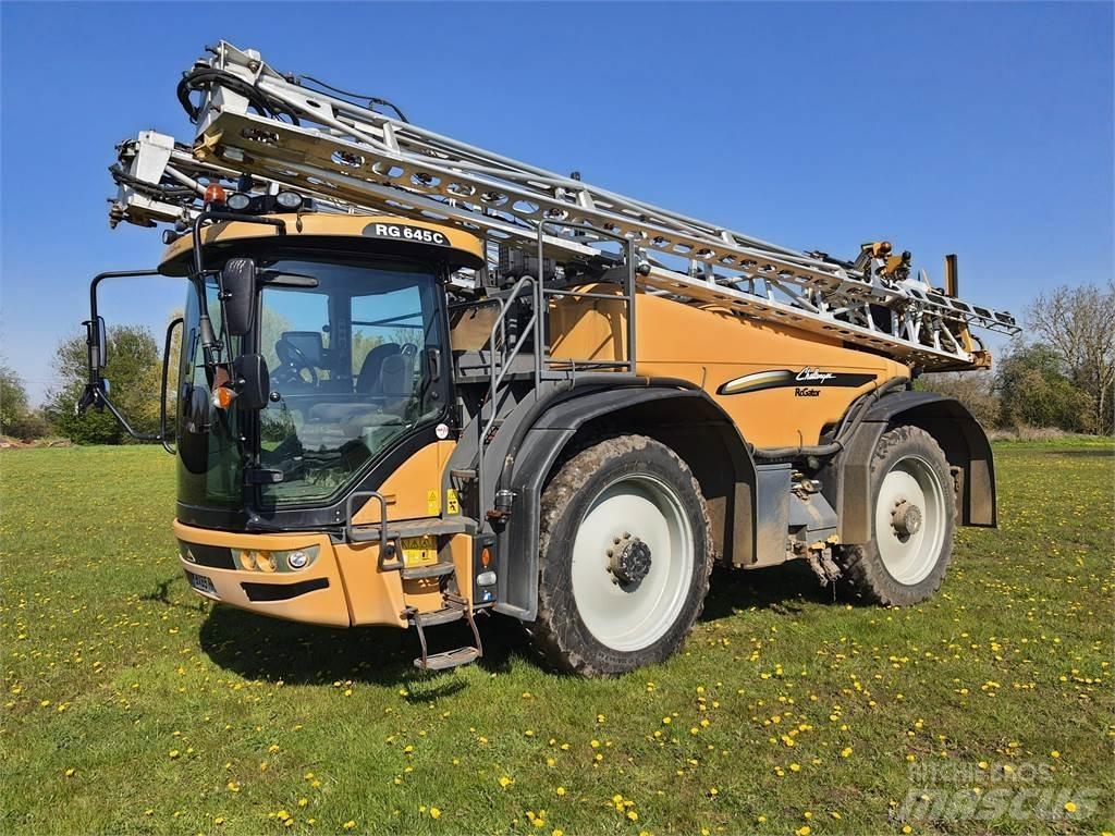 Challenger RG645C Vontatott trágyaszórók