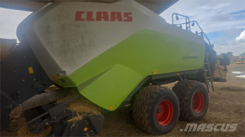 CLAAS 3300 Szögletes bálázók