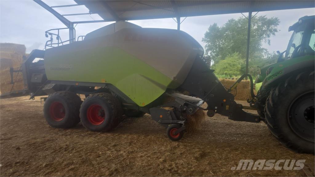 CLAAS 3300 Szögletes bálázók