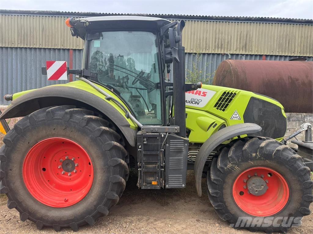 CLAAS AXION 800 Traktorok