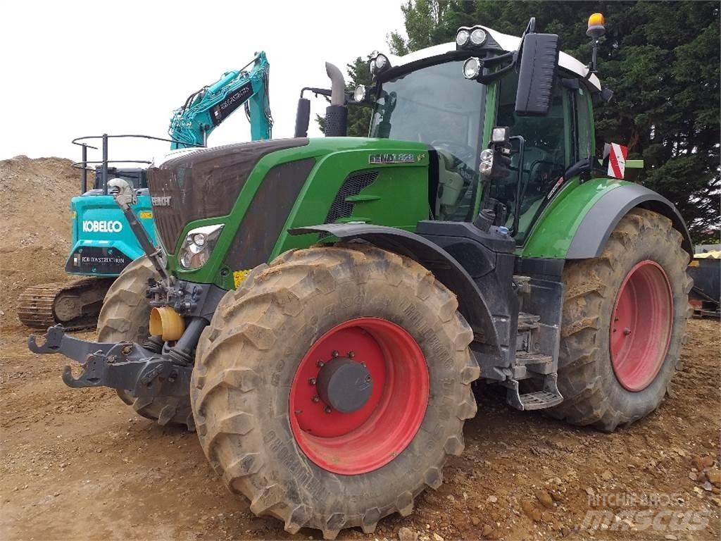 Fendt 828 VARIO Traktorok