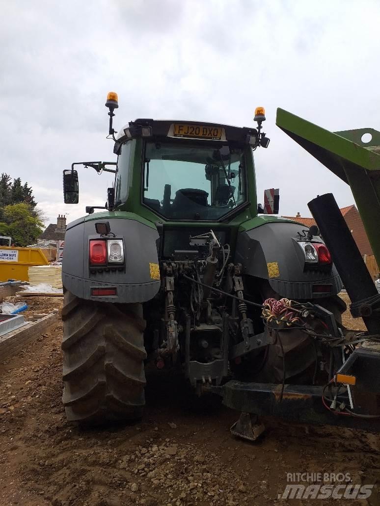 Fendt 828 VARIO Traktorok