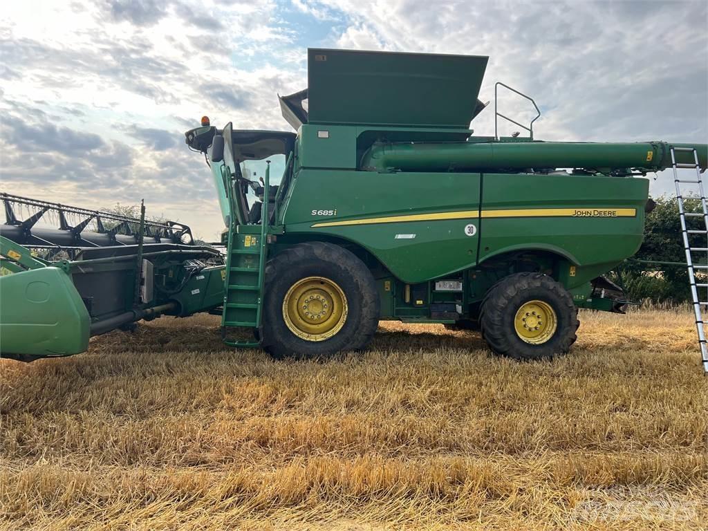 John Deere S685I Kombájnok