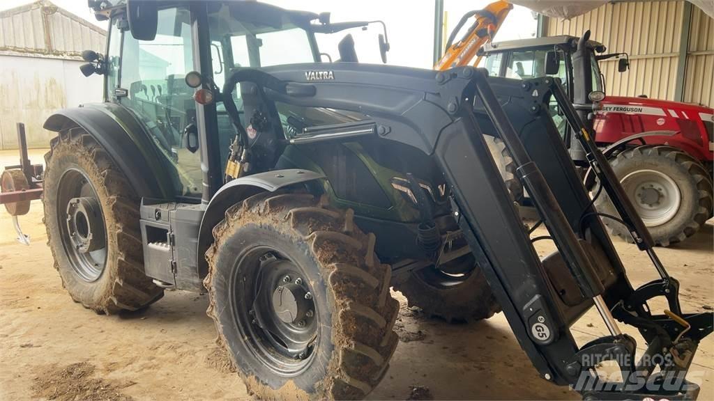Valtra G135A Traktorok