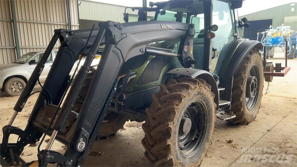 Valtra G135A Traktorok