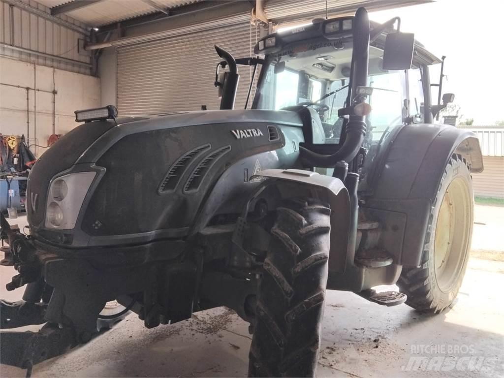 Valtra T183V Traktorok