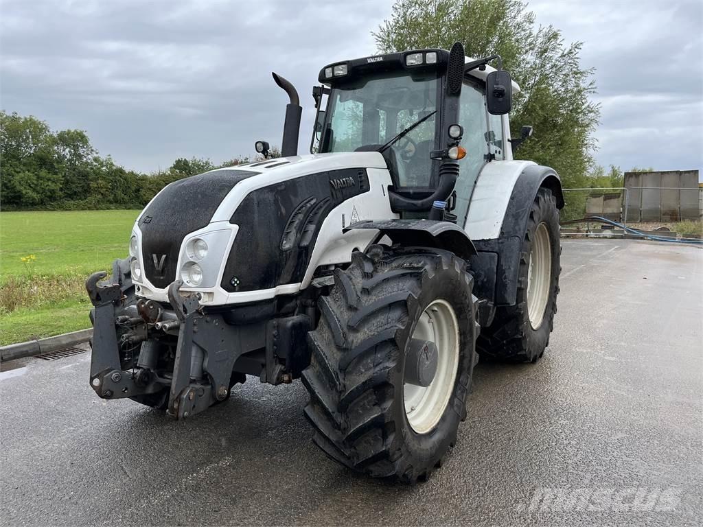 Valtra T203D Traktorok