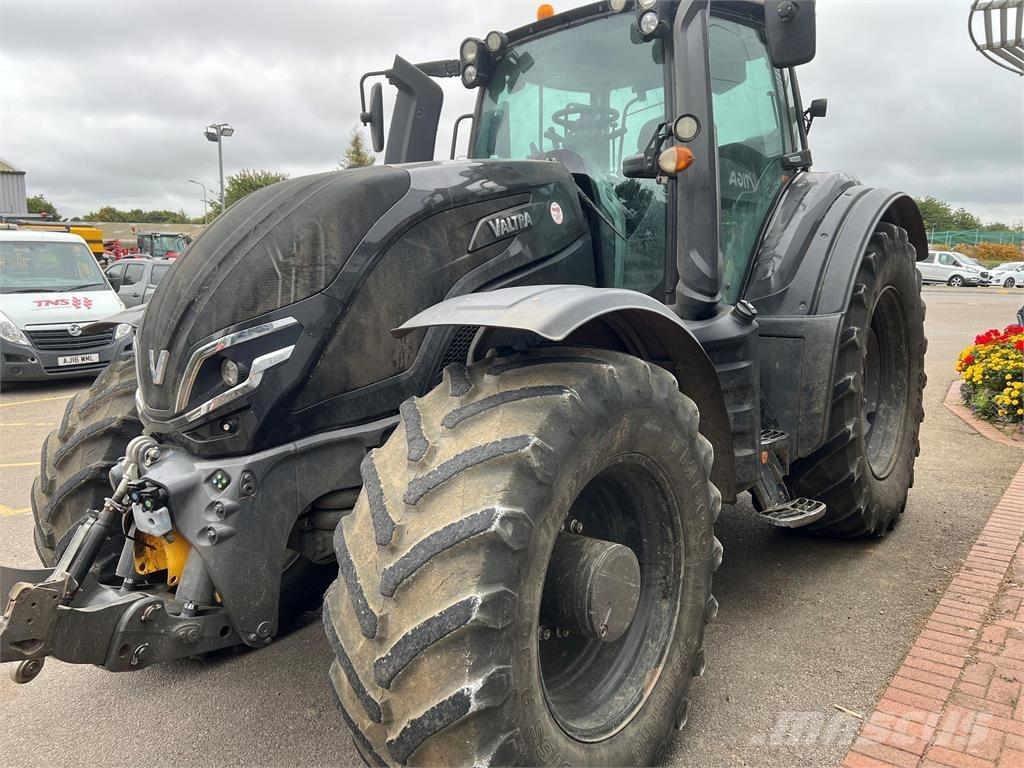 Valtra T255V Traktorok