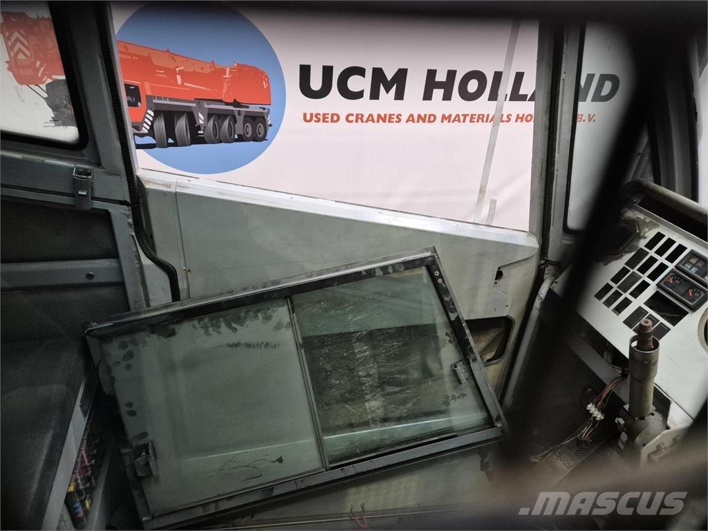  C.T.2 upper cabin Vezetőfülke és belső tartozékok