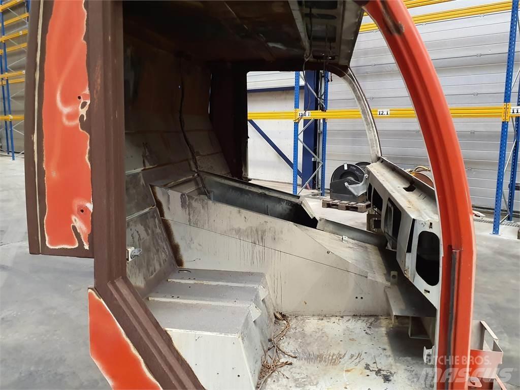 PPM ATT lower cabin Vezetőfülke és belső tartozékok