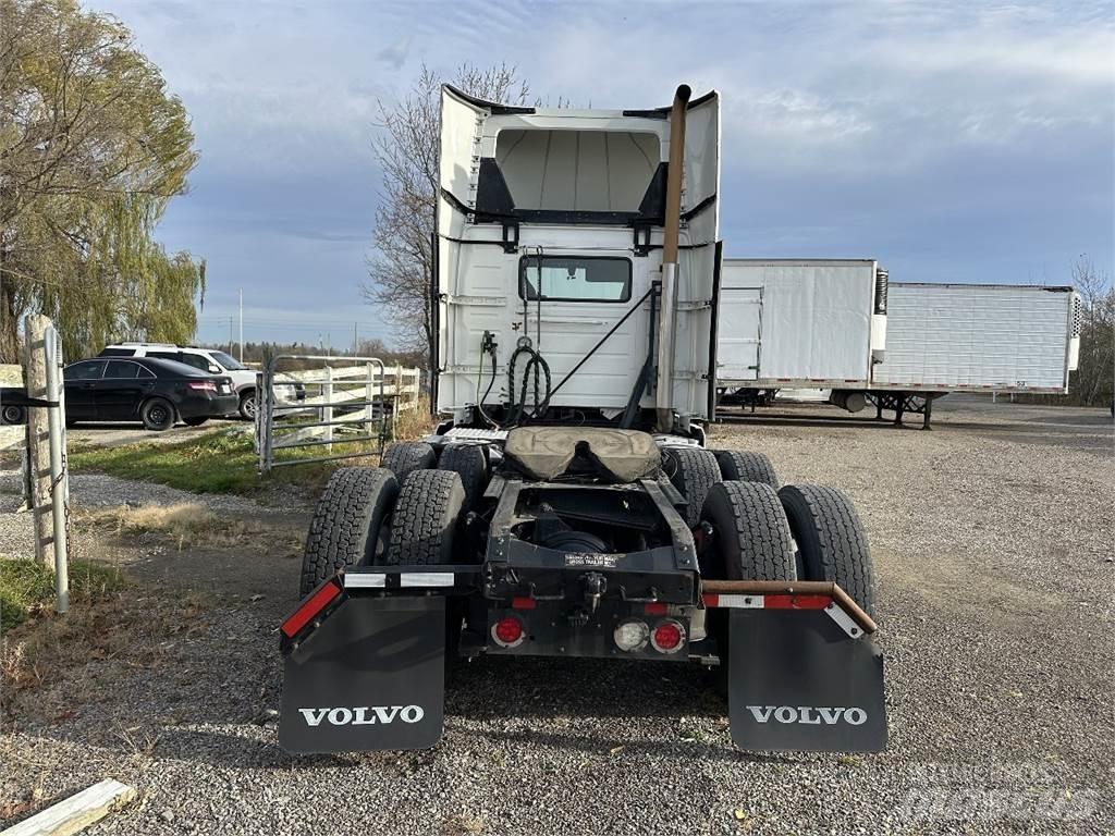 Volvo VNL300 Nyergesvontatók