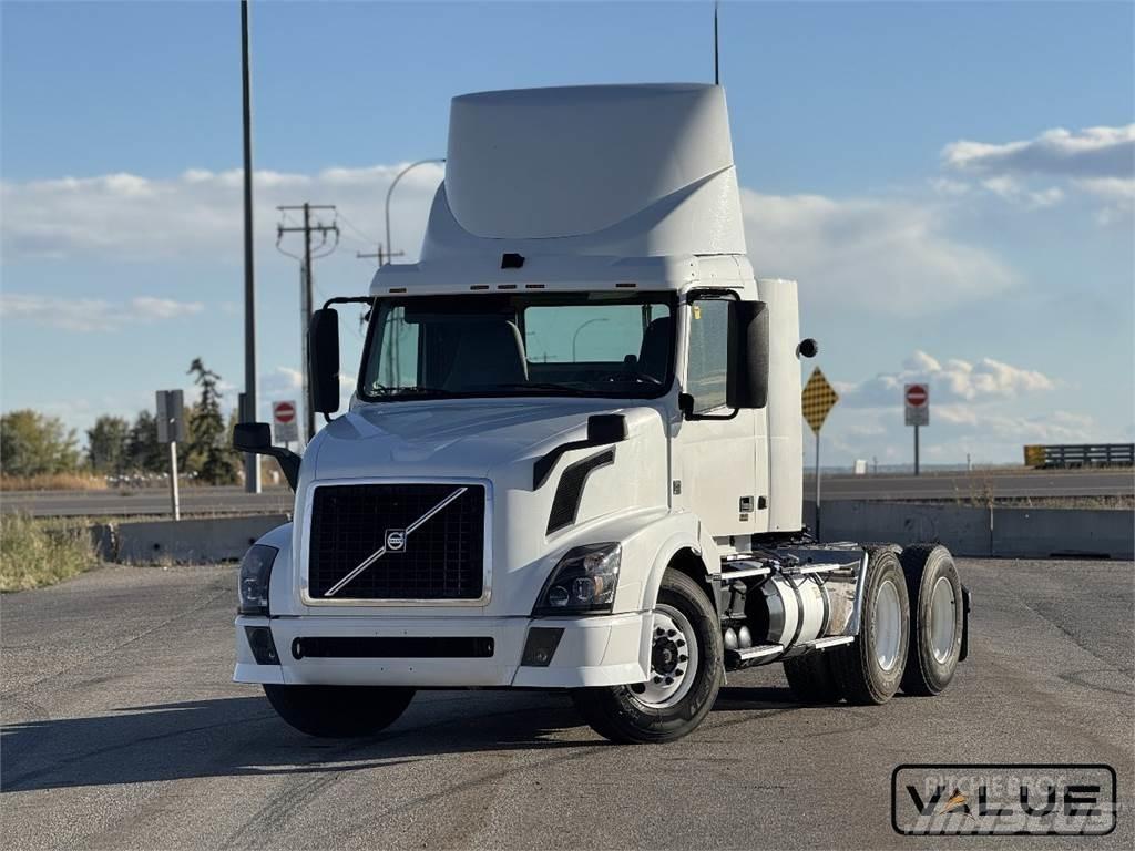 Volvo VNL300 Nyergesvontatók