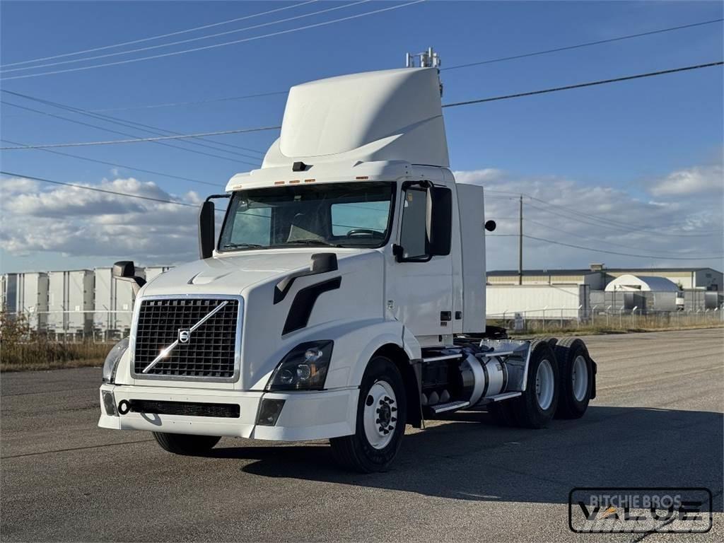 Volvo VNL300 Nyergesvontatók