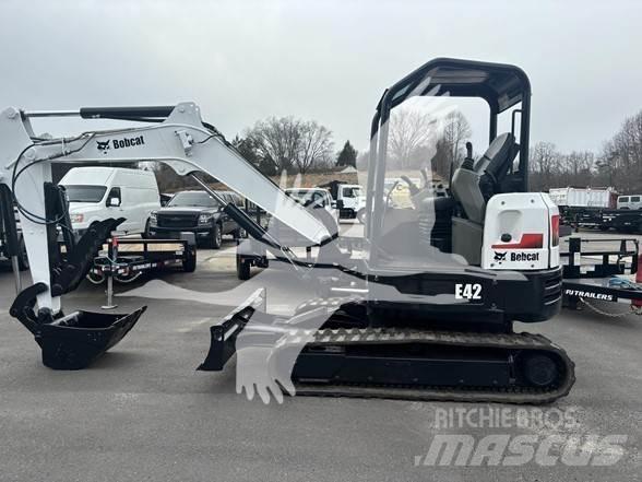 Bobcat E42 Mini kotrók < 7t