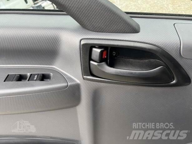 Isuzu NRR Építőipar - Egyebek