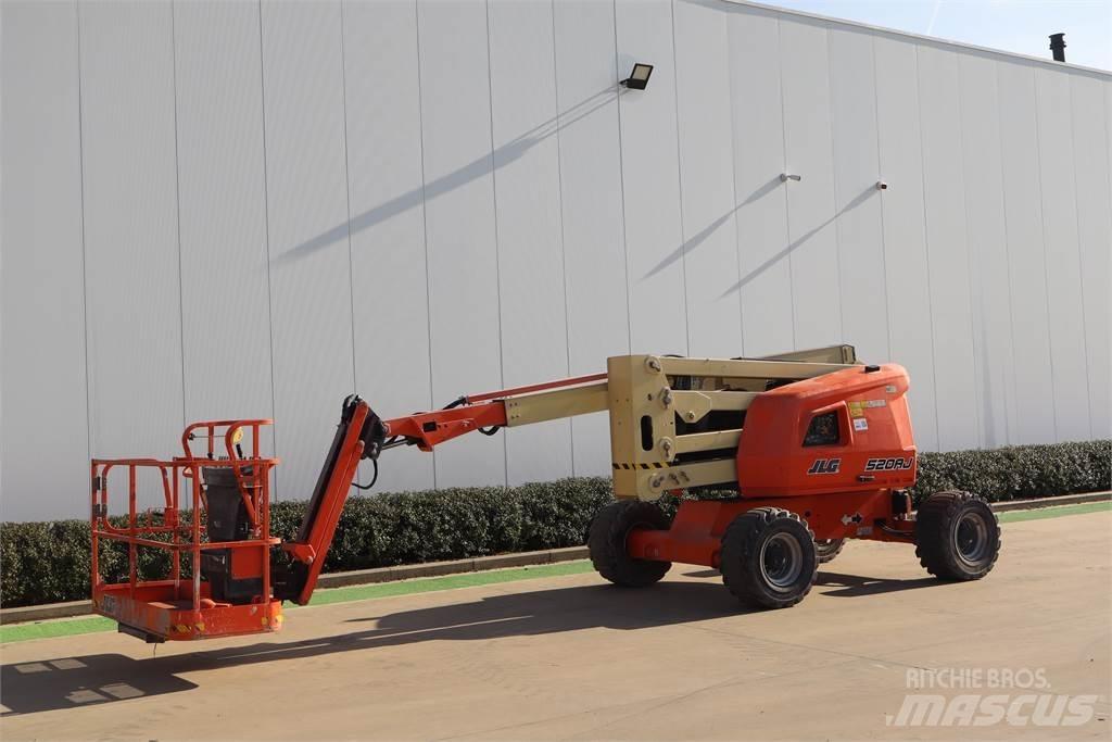 JLG 520AJ Karos emelők