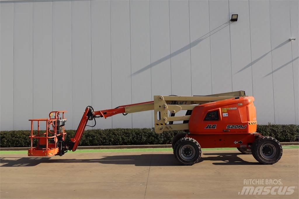 JLG 520AJ Karos emelők