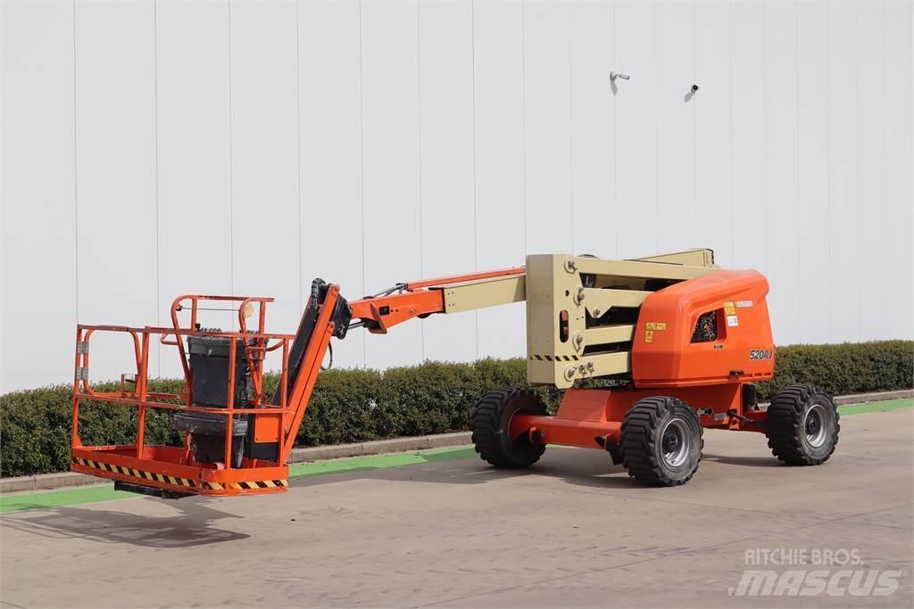 JLG 520AJ Karos emelők