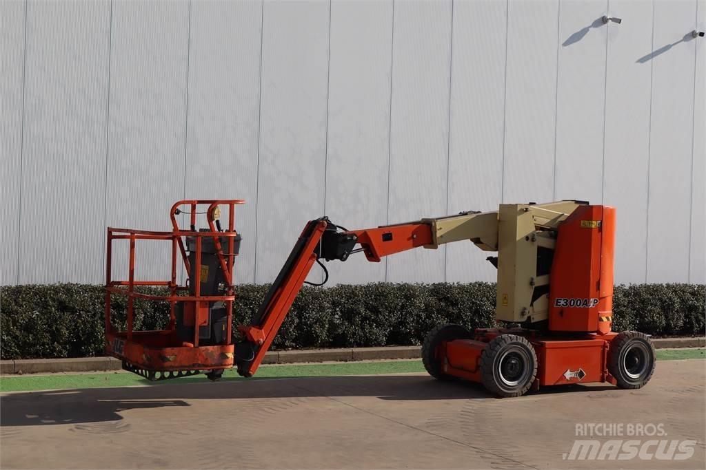 JLG E300AJP Karos emelők
