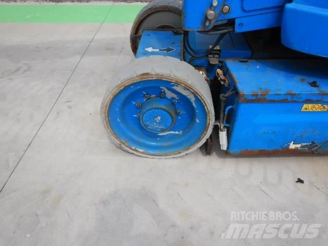 JLG E300AJP Karos emelők