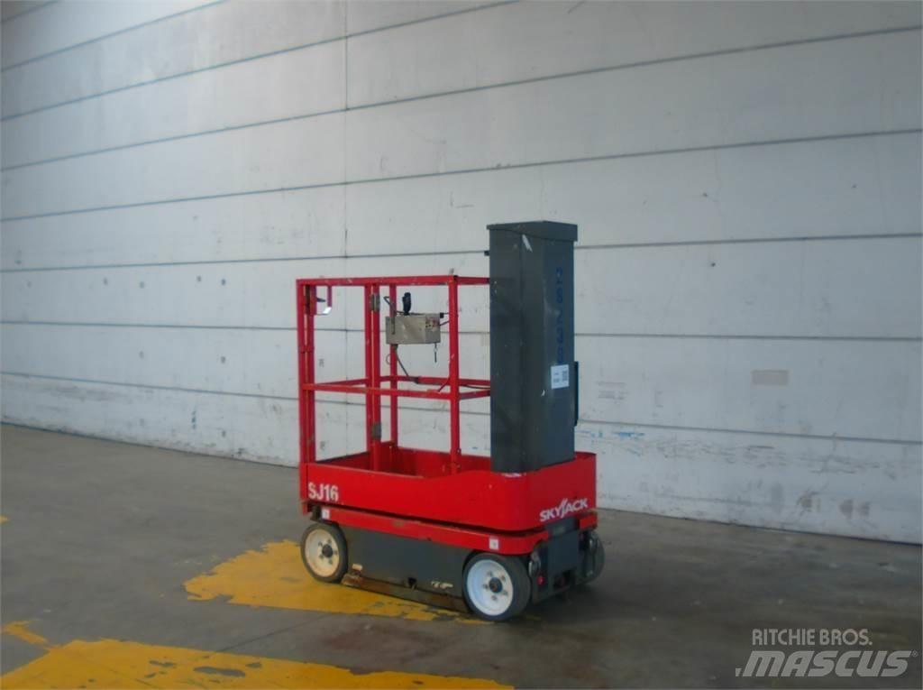 SkyJack SJ16 Személyemelők