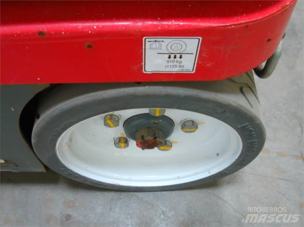 SkyJack SJ16 Személyemelők